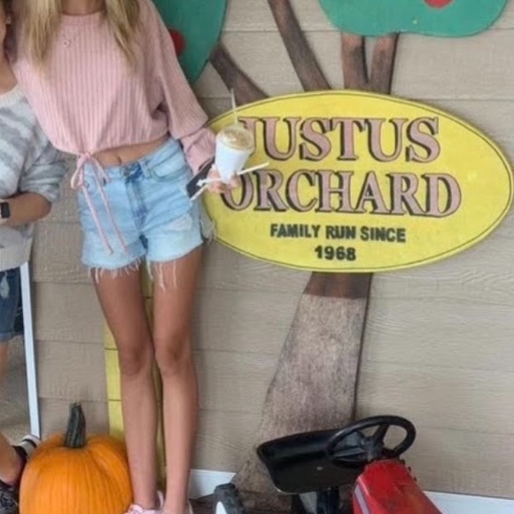 Meet your Posher, Sophie - Picture 3 of 3